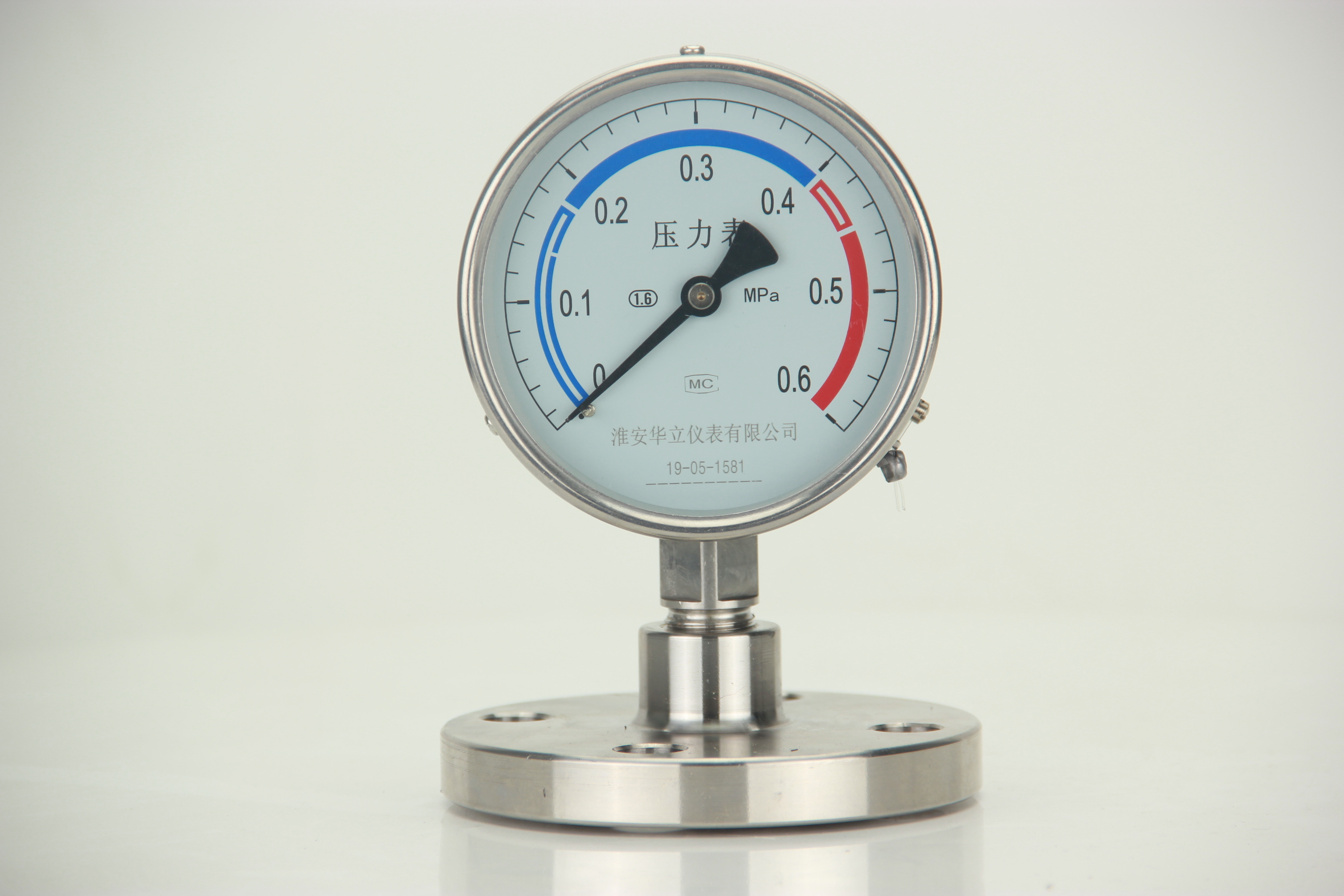 波纹管压力表是对小压力敏感的膜传感器,小范围为-60kpa,大为60kpa.